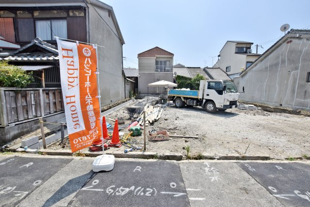 テラシエ西難波町2丁目新築一戸建て│4LDK+並列駐車２台可（制限有）の外観|間取りや設備仕様を確認しながら、完成後の暮らしをイメージできるこの機会に、ぜひ現地をご覧ください。