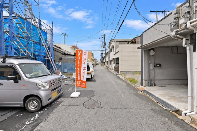 テラシエ西難波町2丁目新築一戸建て│4LDK+並列駐車２台可（制限有）の前面道路含む現地写真|前面道路は北側6.0ｍ公道です。