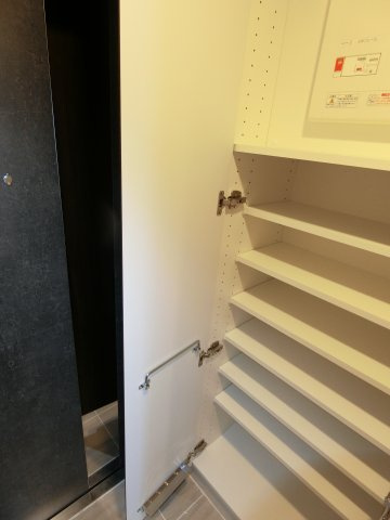 ラティエラ武蔵小杉の収納|他のお部屋の参考写真となります。