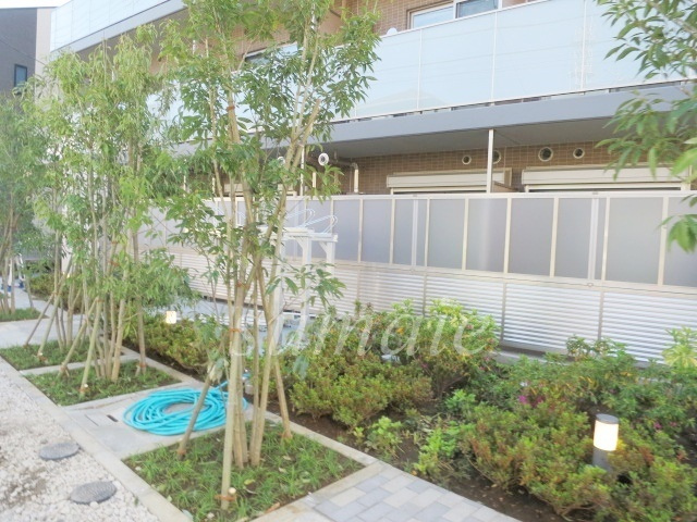 メイクス赤羽岩淵のその他|植栽も素敵です。