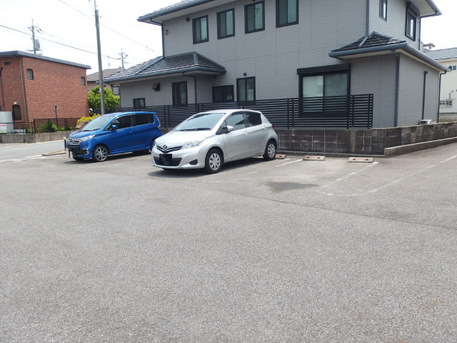 アビタシオン・ピュールの駐車場