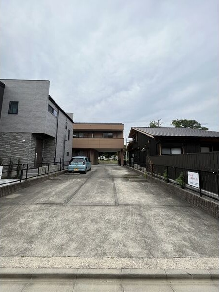 旭ヶ丘ハイツの駐車場