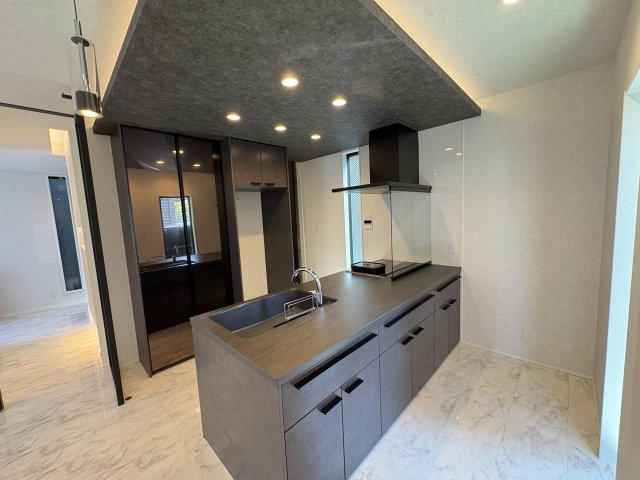 河北西町　中古一戸建てのキッチン|LDK19.0帖
■物件内覧・資金計画相談・住宅ローン相談、リフォーム相談、お問合せ受付中■
※当日・翌日のご内覧、ご相談はお電話でのお問合せがスムーズです！