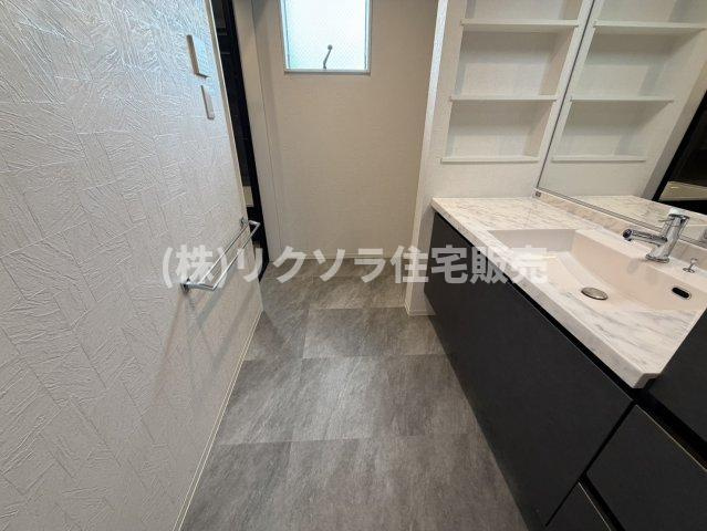 河北西町　中古一戸建ての脱衣所|■物件内覧・資金計画相談・住宅ローン相談、リフォーム相談、お問合せ受付中■
※当日・翌日のご内覧、ご相談はお電話でのお問合せがスムーズです！
