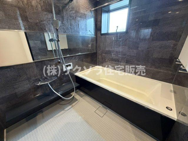 河北西町　中古一戸建ての浴室|浴室乾燥機付き
■物件内覧・資金計画相談・住宅ローン相談、リフォーム相談、お問合せ受付中■
※当日・翌日のご内覧、ご相談はお電話でのお問合せがスムーズです！