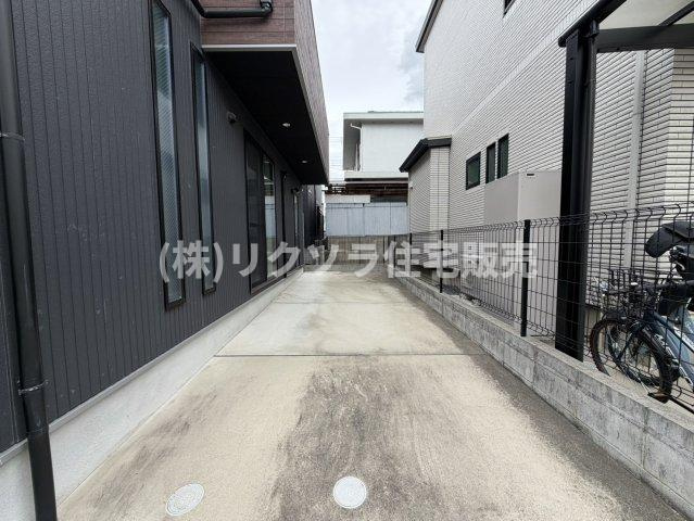 河北西町　中古一戸建ての駐車場|2台駐車可能
■物件内覧・資金計画相談・住宅ローン相談、リフォーム相談、お問合せ受付中■
※当日・翌日のご内覧、ご相談はお電話でのお問合せがスムーズです！