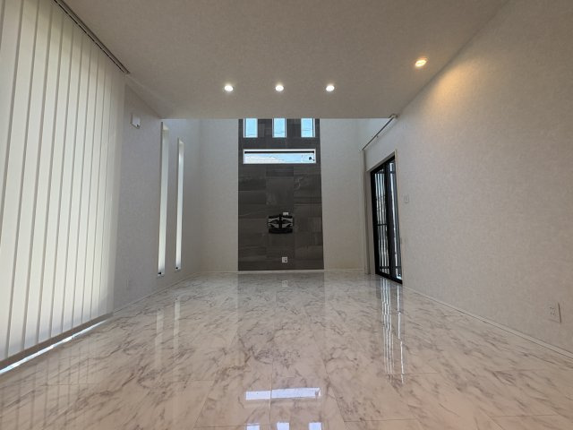 河北西町　中古一戸建ての居間・リビング|LDK19.0帖
■物件内覧・資金計画相談・住宅ローン相談、リフォーム相談、お問合せ受付中■
※当日・翌日のご内覧、ご相談はお電話でのお問合せがスムーズです！