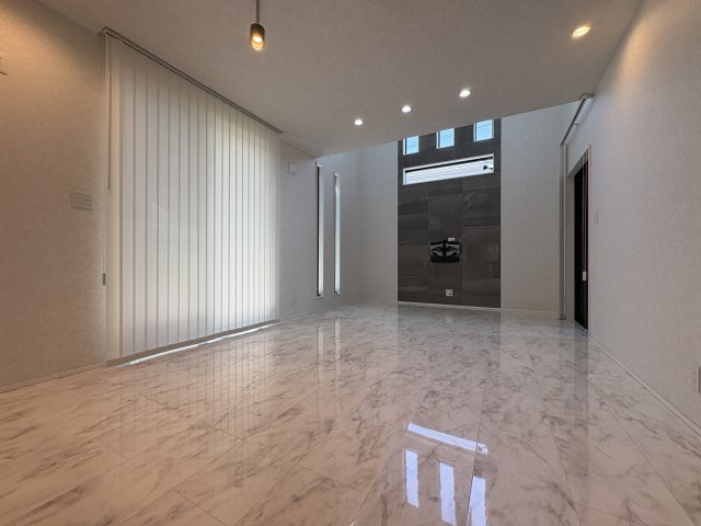 河北西町　中古一戸建ての居間・リビング|LDK19.0帖
■物件内覧・資金計画相談・住宅ローン相談、リフォーム相談、お問合せ受付中■
※当日・翌日のご内覧、ご相談はお電話でのお問合せがスムーズです！
