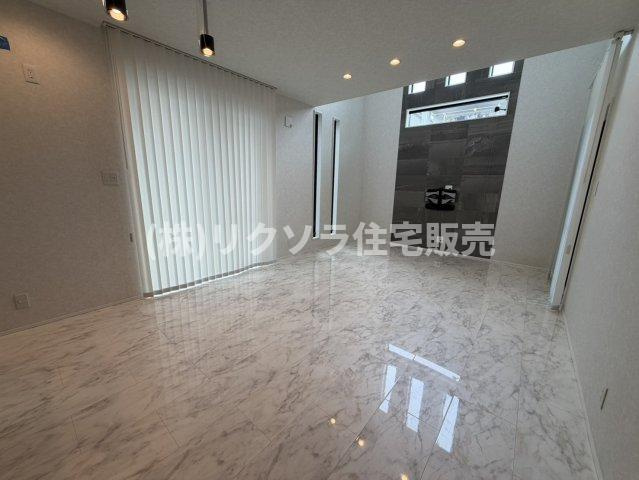 河北西町　中古一戸建ての居間・リビング|LDK 19.0帖
■物件内覧・資金計画相談・住宅ローン相談、リフォーム相談、お問合せ受付中■
※当日・翌日のご内覧、ご相談はお電話でのお問合せがスムーズです！