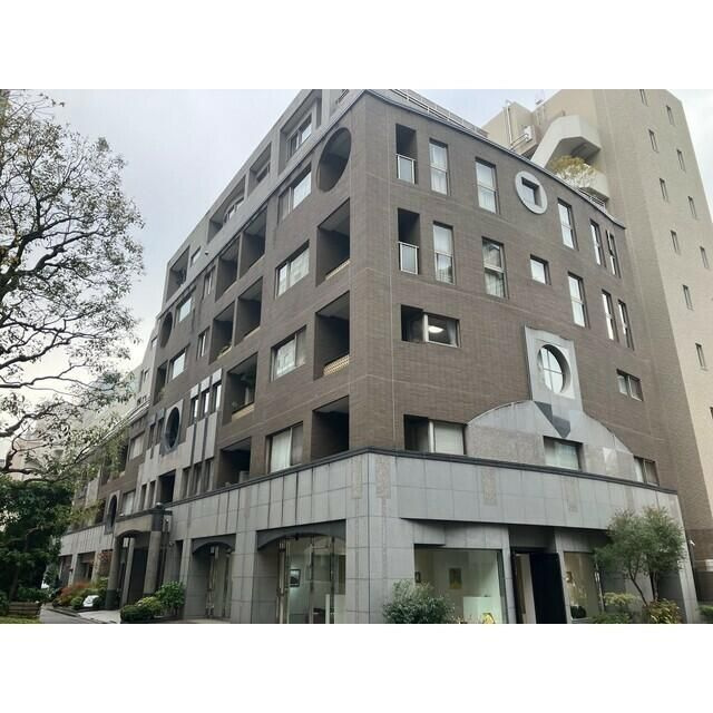 パレスサイド三番町の外観