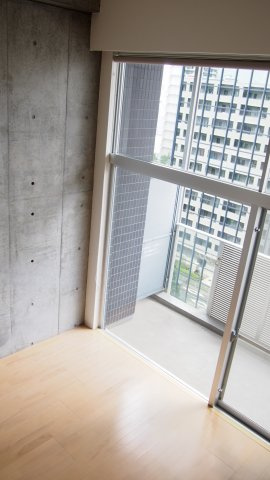 プライムアーバン芝浦LOFTの洋室|ロフトから※参考写真
