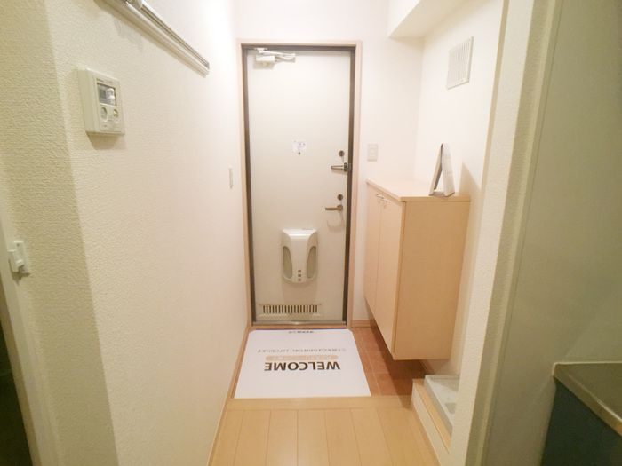 セジュール・ハッセブの玄関