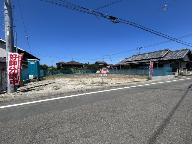 新築　伊勢崎市境町1期　1号棟の駐車場|現地写真　駐車スペースは並列3台分可能です！
