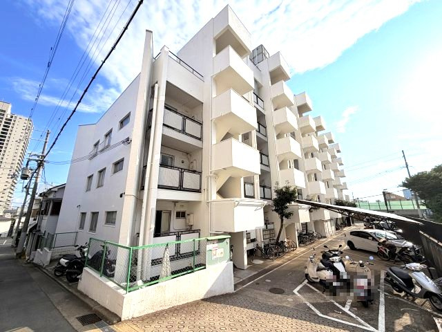 三富王子マンションの外観