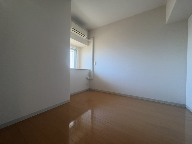 ルーエ江坂の居間・リビング