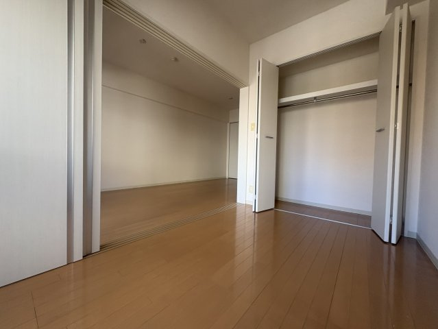 ルーエ江坂の居間・リビング