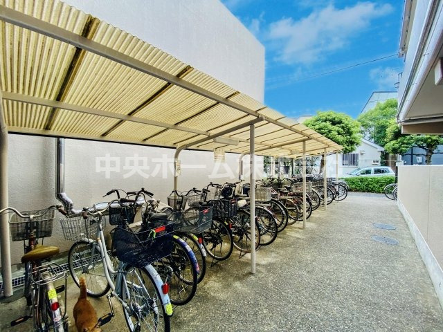 グリーンパーク第2南綾瀬の駐輪場|【自転車置き場】最新の空き状況や費用などの詳細は担当スタッフまでお問い合わせください。