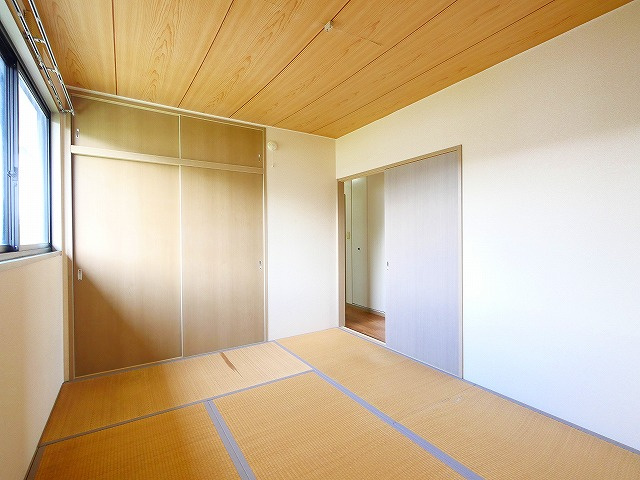 サンビレッジ学園前東坂　G棟の和室|和室があると、家にあたたかい雰囲気が生まれます