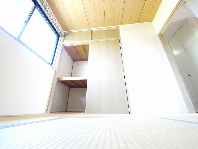 サンビレッジ学園前東坂　G棟の収納|大きなものも収納できそうです