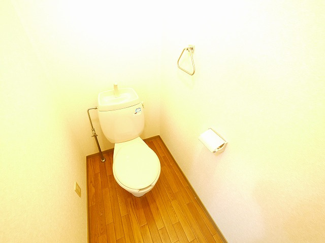 サンビレッジ学園前東坂　G棟のトイレ|落ち着いたトイレです