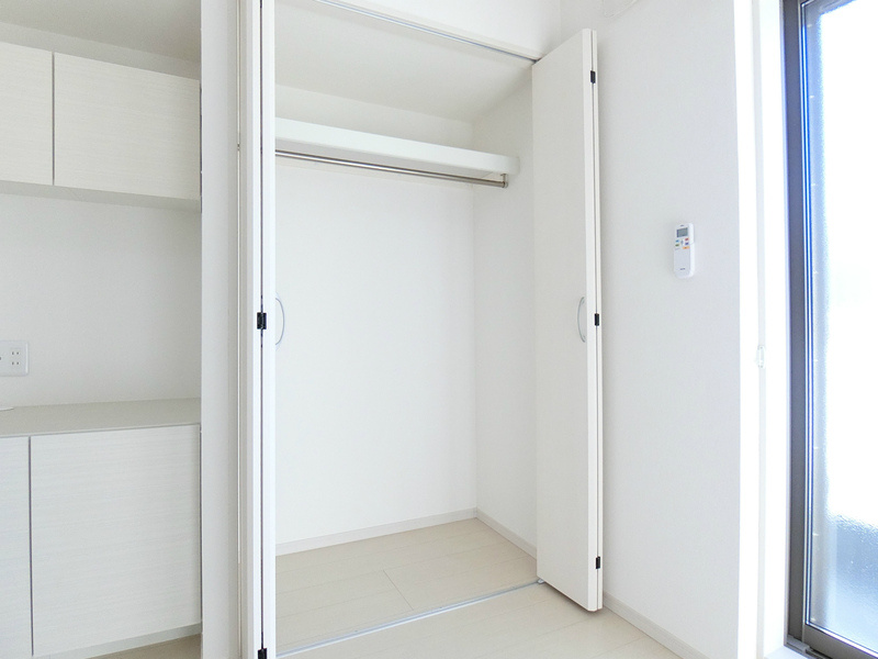 鎌倉市岡本２丁目の賃貸マンションの収納|洋服多い方にもおすすめ♪