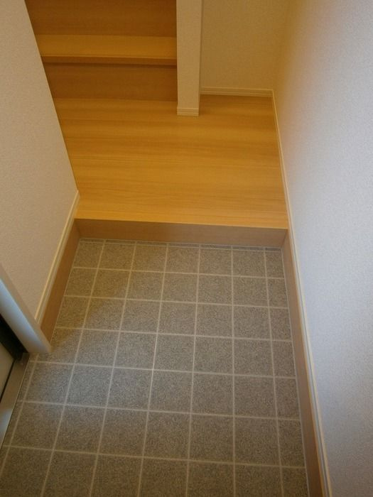フェリスおおたかの森の玄関