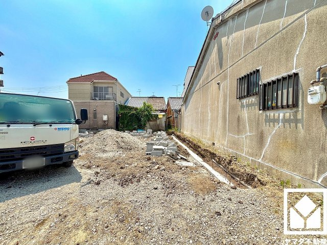 尼崎市西難波町２期の外観|最寄りの阪神本線「出屋敷」駅までは傾斜が少ないほぼ平担な道のりで、自転車やベビーカーでの移動もスムーズになります。