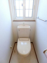 コンパクトで使いやすいトイレです