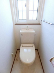 コンパクトで使いやすいトイレです