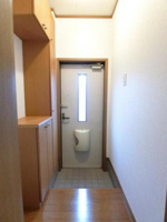 明るい玄関です