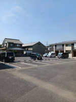 駐車場があるので、車を買う予定の方も安心です
