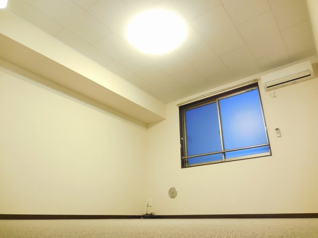 2Fの床面は、カーペット敷きです。