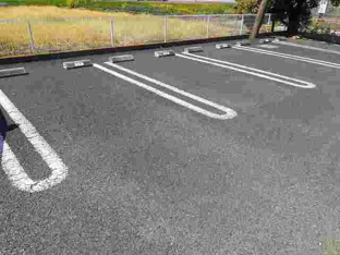 駐車場があるので、車を買う予定の方も安心です