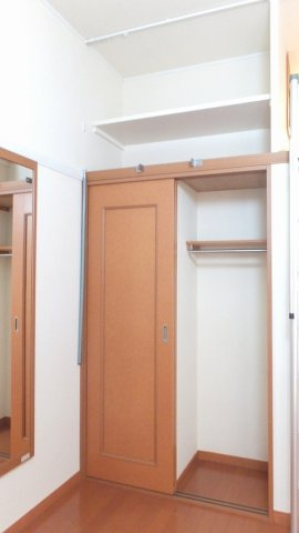 内装は落ち着いています