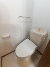 ゆったりとした空間のトイレです