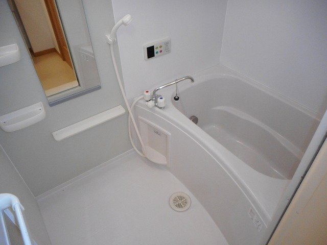 日々の疲れを癒すお風呂付です