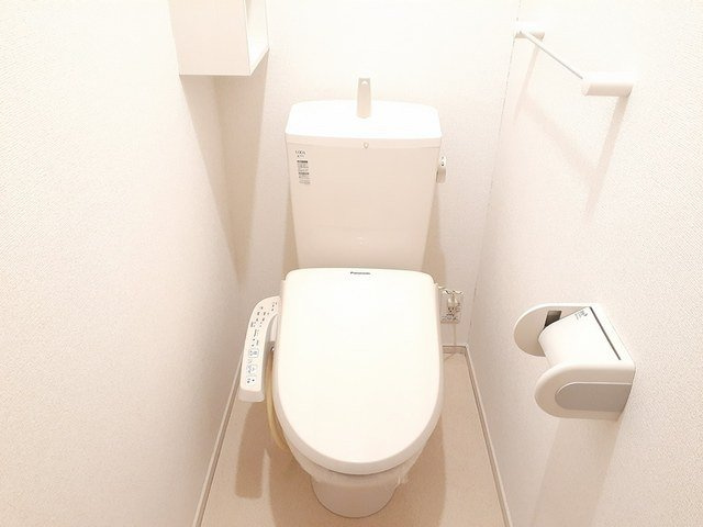 コンパクトで使いやすいトイレです