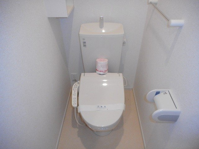 コンパクトで使いやすいトイレです