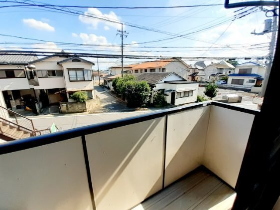 バルコニーからの眺めを楽しみながら食事をしませんか