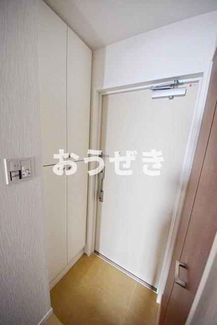 プレセダンヒルズ阪東橋の玄関|※同仕様参考写真