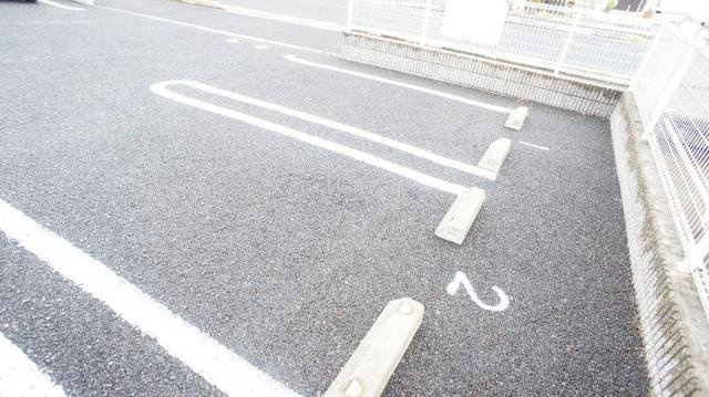 駐車場があるので、車を買う予定の方も安心です