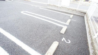駐車場があるので、車を買う予定の方も安心です