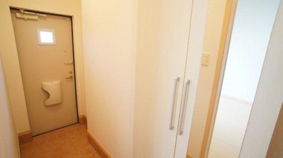 シンプルで使いやすい玄関です