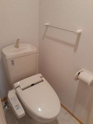 清潔感のあるトイレです