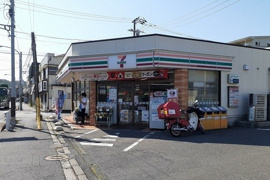 セブンイレブンまで581m