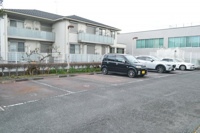 敷地内に専用駐車場ございます