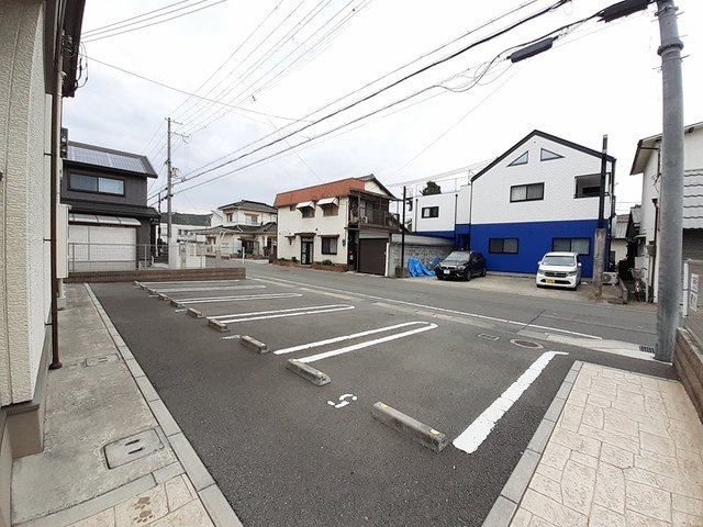レクシオーレの駐車場