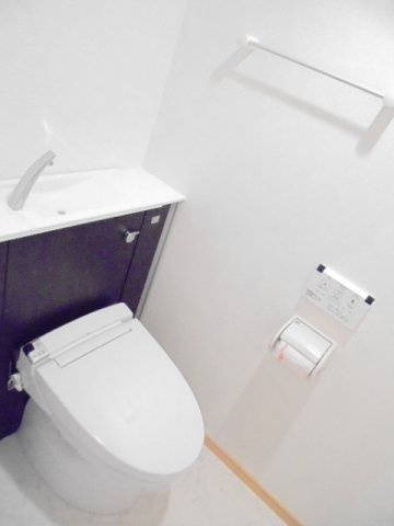 シンプルで使いやすいトイレです