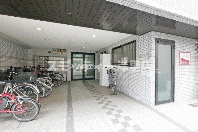 ケアンズクラブ帝塚山のエントランス