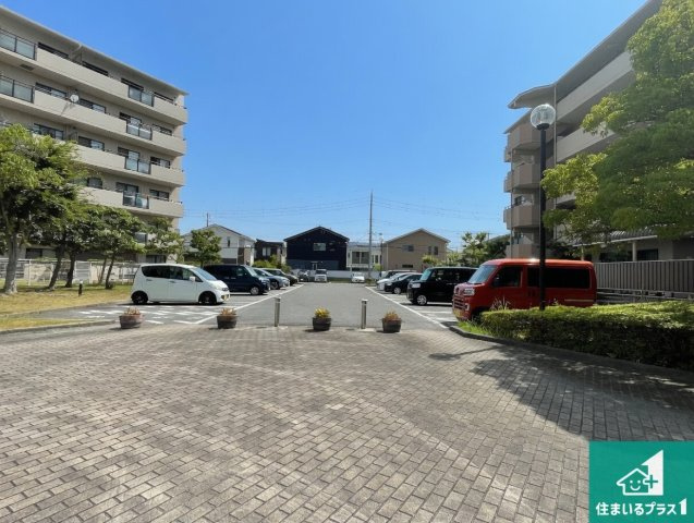 グリーンスクエア三田5号棟の駐車場|共用部（駐車スペース）
